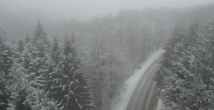 Na planini Goliji, na području opštinje Ivanjica,  pao snijeg