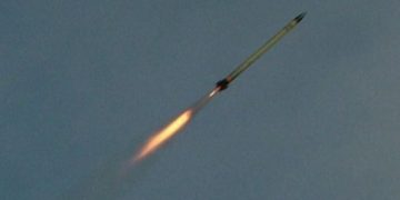 Ispaljeno više od 50 raketa u nekoliko opština