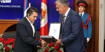 Predsjednik Srpske odlikovao Šiklija i Peleg Ordenom zastave Republike