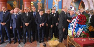 Karan, Minić, Stevandić, Cvijanovićeva i Dodik odali počast generalu Mladiću