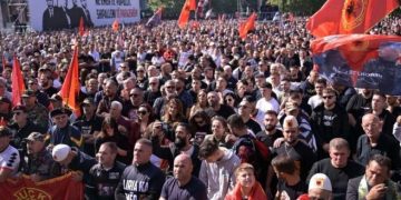 Priština: Novi protest pristalica terorističke OVK zbog presude Tačiju i ostalima