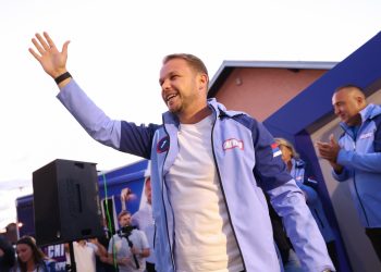 “Sigurno vjerujemo u vašu podršku”: Stanivuković pozvao građane na završnu tribinu PSS-a (VIDEO)