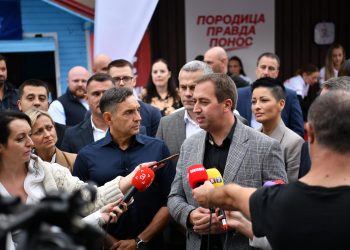 Selak i Vulin na Trgu Krajine: Glas naroda temelj politike SPS-a