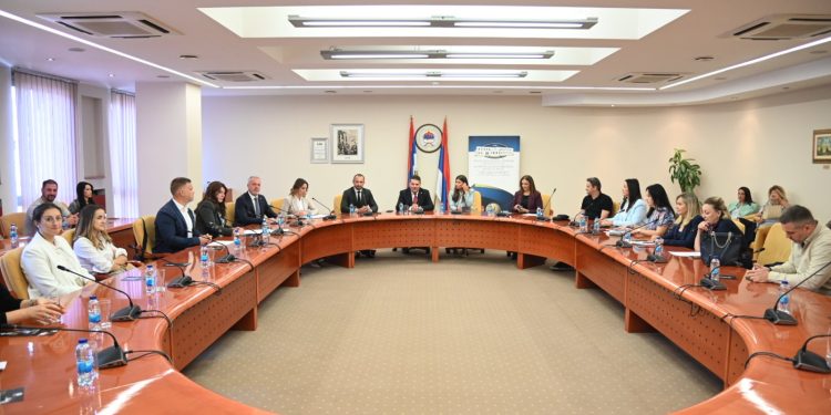 (VIDEO) STOP DROGAMA U ŠKOLAMA: Počela realizacija najboljeg projekta za zaštitu djece u Istoriji Republike Srpske