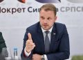 Stanivuković: “Droga u UKC-u, droga u automobilu premijera, nosite li je i u škole?”