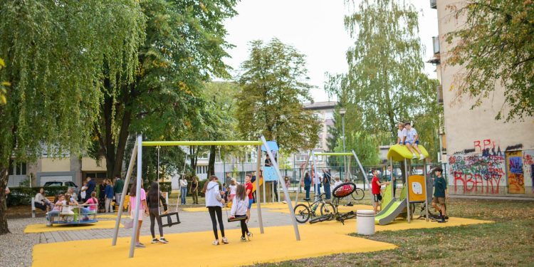 Obnovljeno još jedno igralište: Novi prostor za igru i druženje najmlađih u Ulici Tarasa Ševčenka