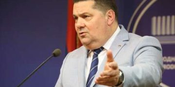 (VIDEO) “GRĐE OD GRKOVIĆA NE MOŽE”: Vukanovićev poslanik izašao sa katastrofalnim prijedlogom, pa dobio odgovor Stevandića