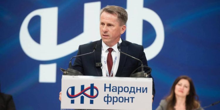 Dubravac: Poslije 20 godina sjetio se klima uređaja u učionicama