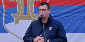 Božović: “Srbi na baterije, ‘srbovanje’ na društvenim mrežama”