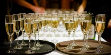 Šampanjac jači zbog toplotnih talasa, alkoholna granica pomjerena sa 13 na 15%
