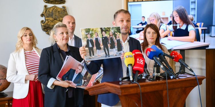 Gradonačelnik:  Kladionice uz škole mogu, a uniforme, ormarići i zdrava užina ne mogu?
