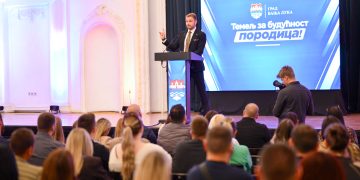 Dodijeljeni besplatni placevi mladim bračnim parovima, višečlanim porodicama i samohranim roditeljima