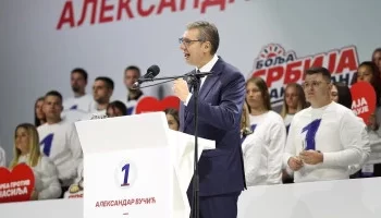 Vučić se lično zahvalio samo Stevandiću, Dodiku i Ficu: Građani u Novom Sadu skandirali “Republika Srpska”