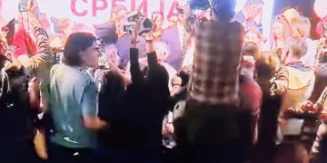 Studenti u blokadi: Srbija je slobodna! Obratio se Radomir Saičić