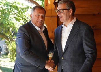 Vučić čestitao Dodiku na ubjedljivoj izbornoj pobjedi SNSD-a