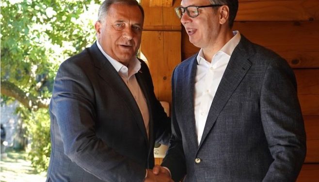 Vučić čestitao Dodiku na ubjedljivoj izbornoj pobjedi SNSD-a