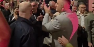 Minić u Šamcu dočekan uz pjesmu i vatromet
