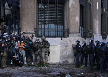 Francuska: Oko 200 škola zatvoreno zbog protesta srednjoškolaca