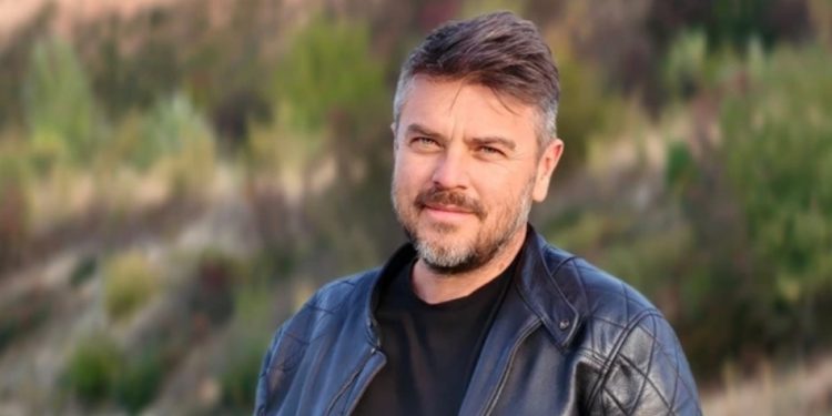 Boris Režak objavio novu pjesmu “Priznajem” (VIDEO)