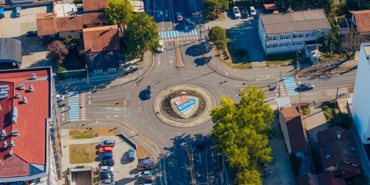Više od 100 projekata realizovano za godinu dana, najviše ulaganja u saobraćajnu infrastrukturu
